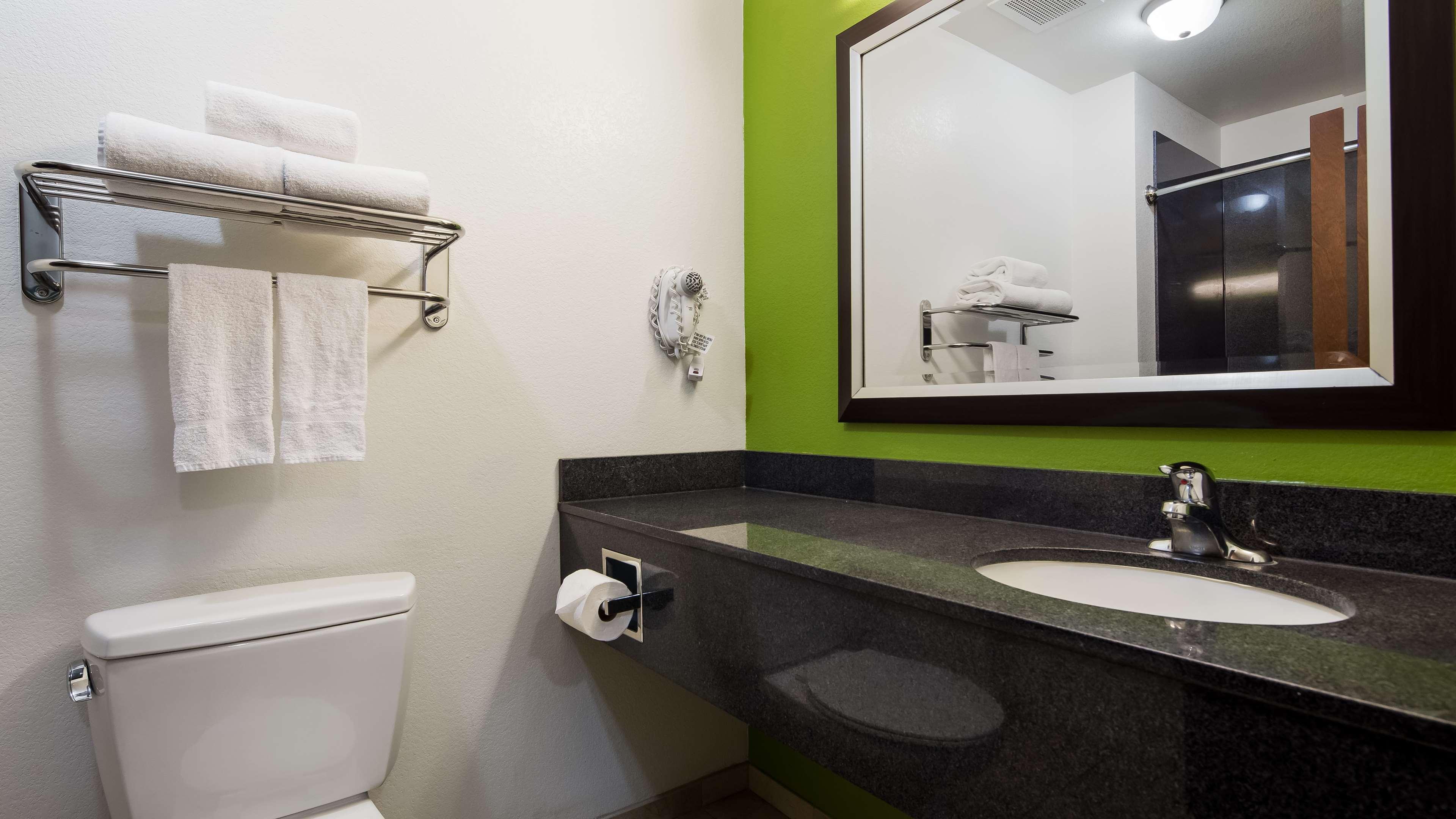 Best Western Douglas Inn & Suites Екстериор снимка