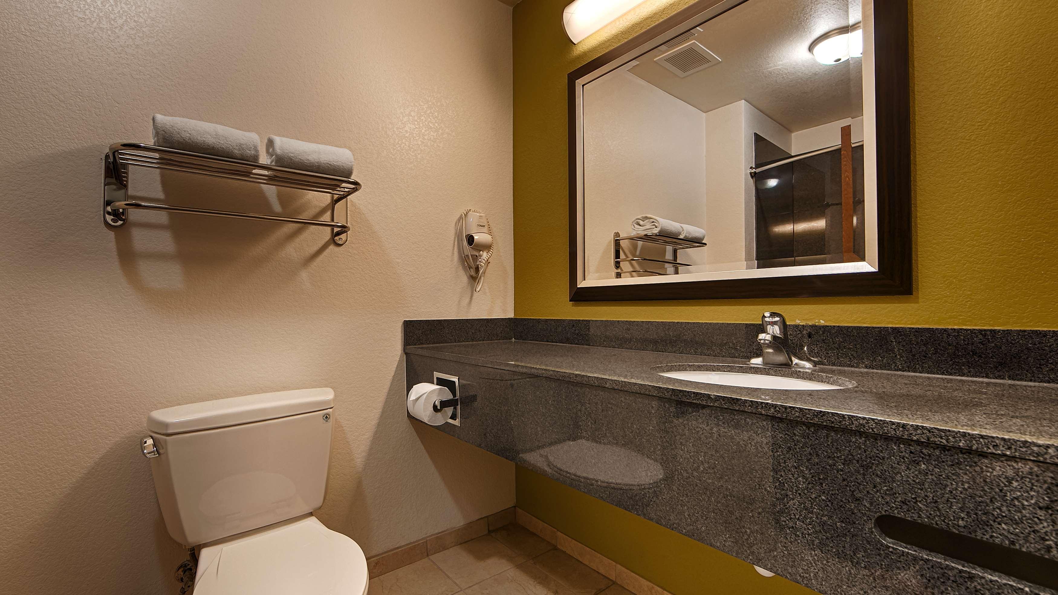 Best Western Douglas Inn & Suites Екстериор снимка