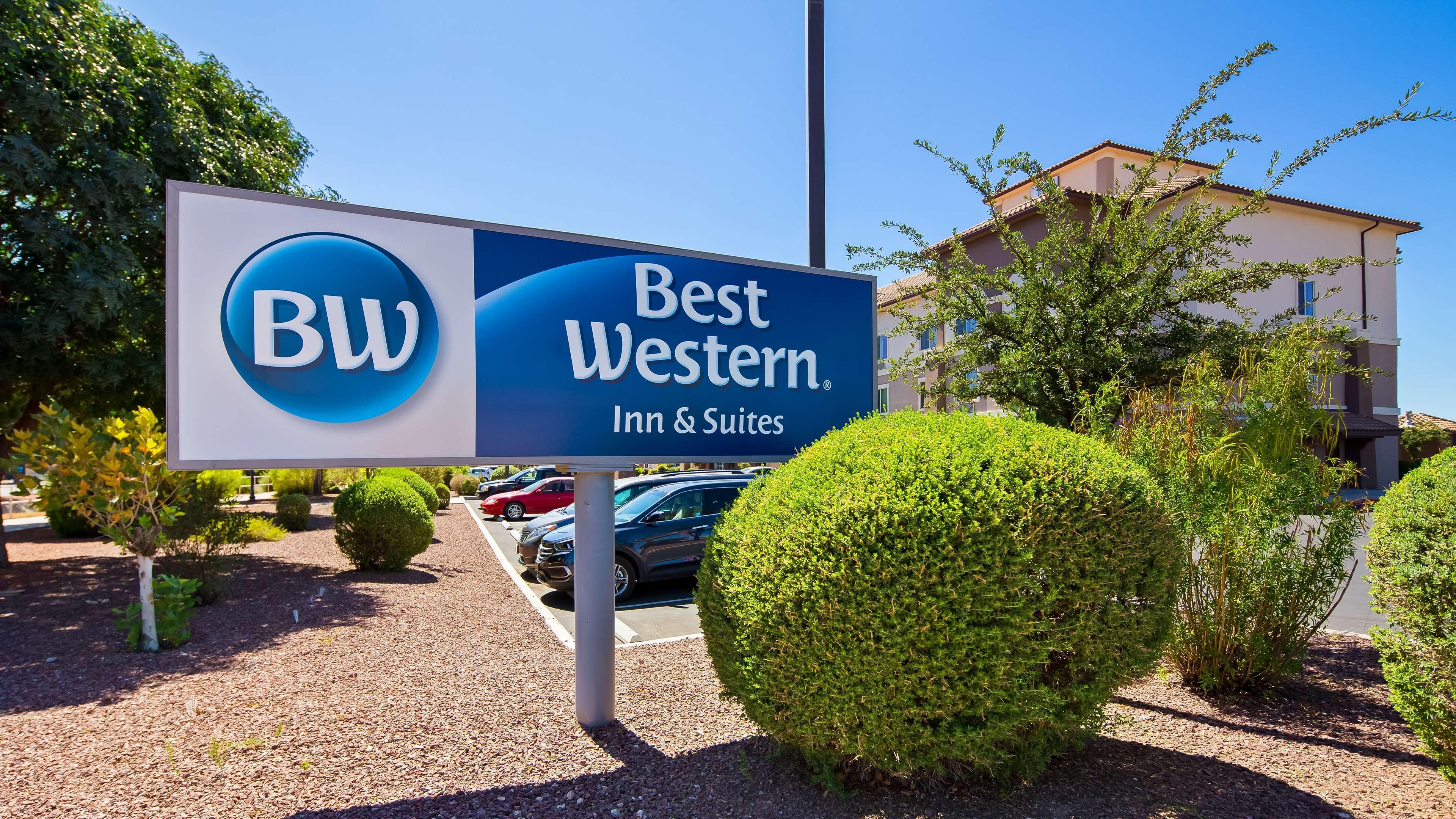 Best Western Douglas Inn & Suites Екстериор снимка