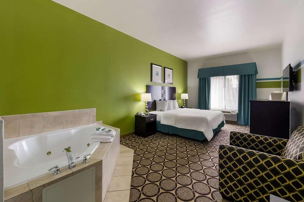 Best Western Douglas Inn & Suites Стая снимка
