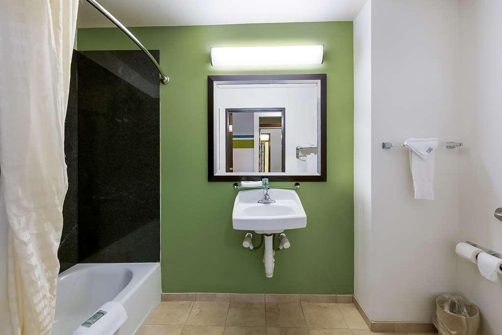 Best Western Douglas Inn & Suites Стая снимка