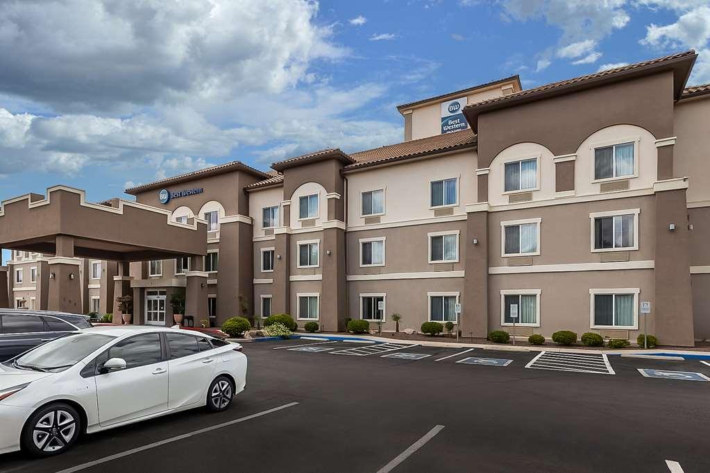 Best Western Douglas Inn & Suites Екстериор снимка