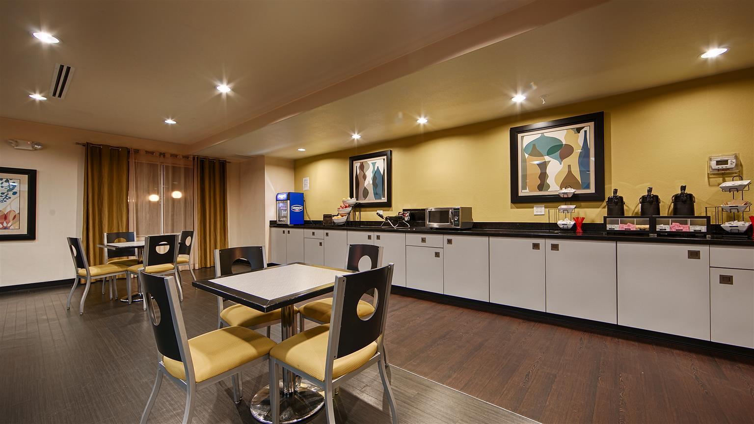 Best Western Douglas Inn & Suites Екстериор снимка