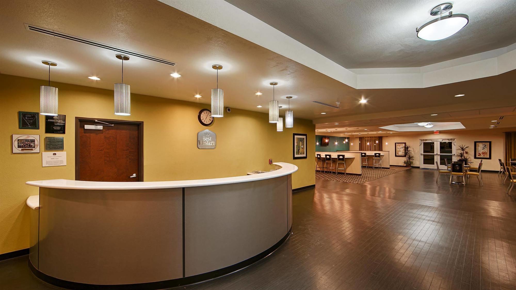 Best Western Douglas Inn & Suites Екстериор снимка